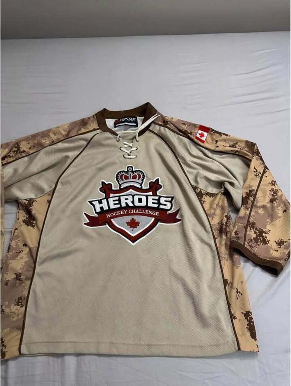 Firststar Canadiam Heroes Hockey Challenge Jersey Mens Size XL Used Like New $60